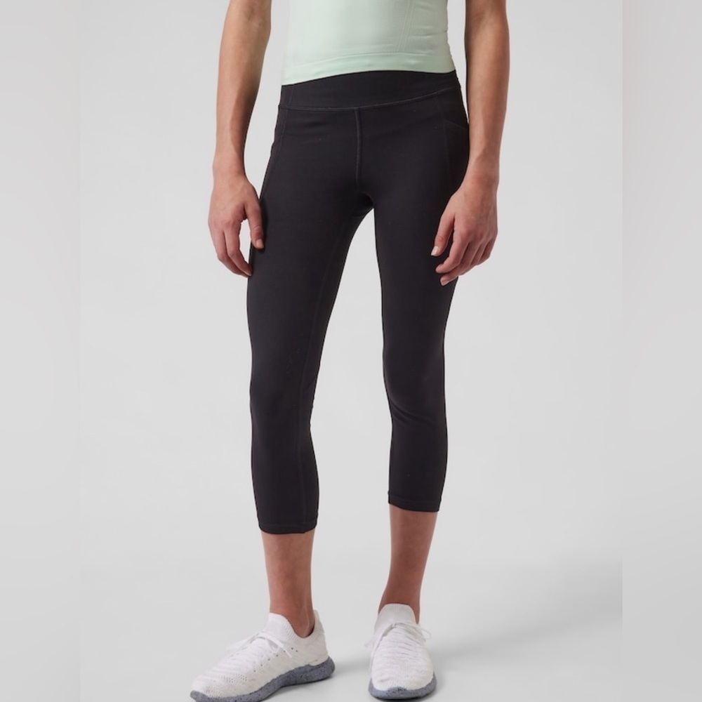 NWT Athleta Girl High Rise Stash Your Treasures Capri Size 7.